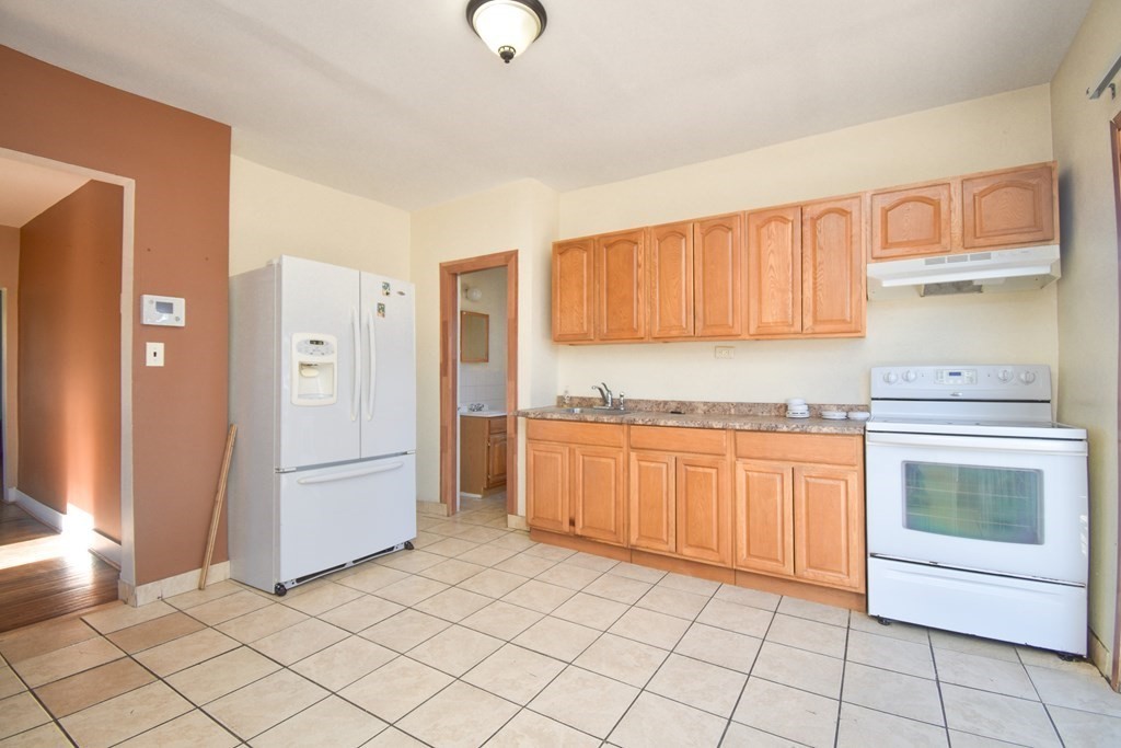 59 Terrence Street Springfield, MA 01109 - Photo 10 of 36 Gallery Image 10