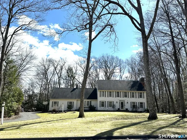 $894,900 | 134 Old Mill Road, Avon, CT 06001