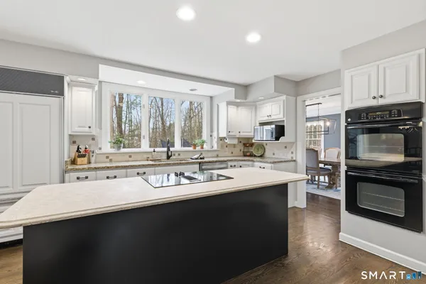 $894,900 | 134 Old Mill Road, Avon, CT 06001