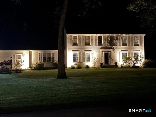 $894,900 | 134 Old Mill Road, Avon, CT 06001