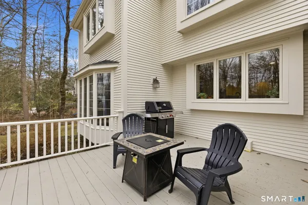 $894,900 | 134 Old Mill Road, Avon, CT 06001