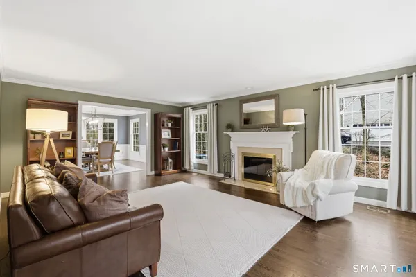 $894,900 | 134 Old Mill Road, Avon, CT 06001