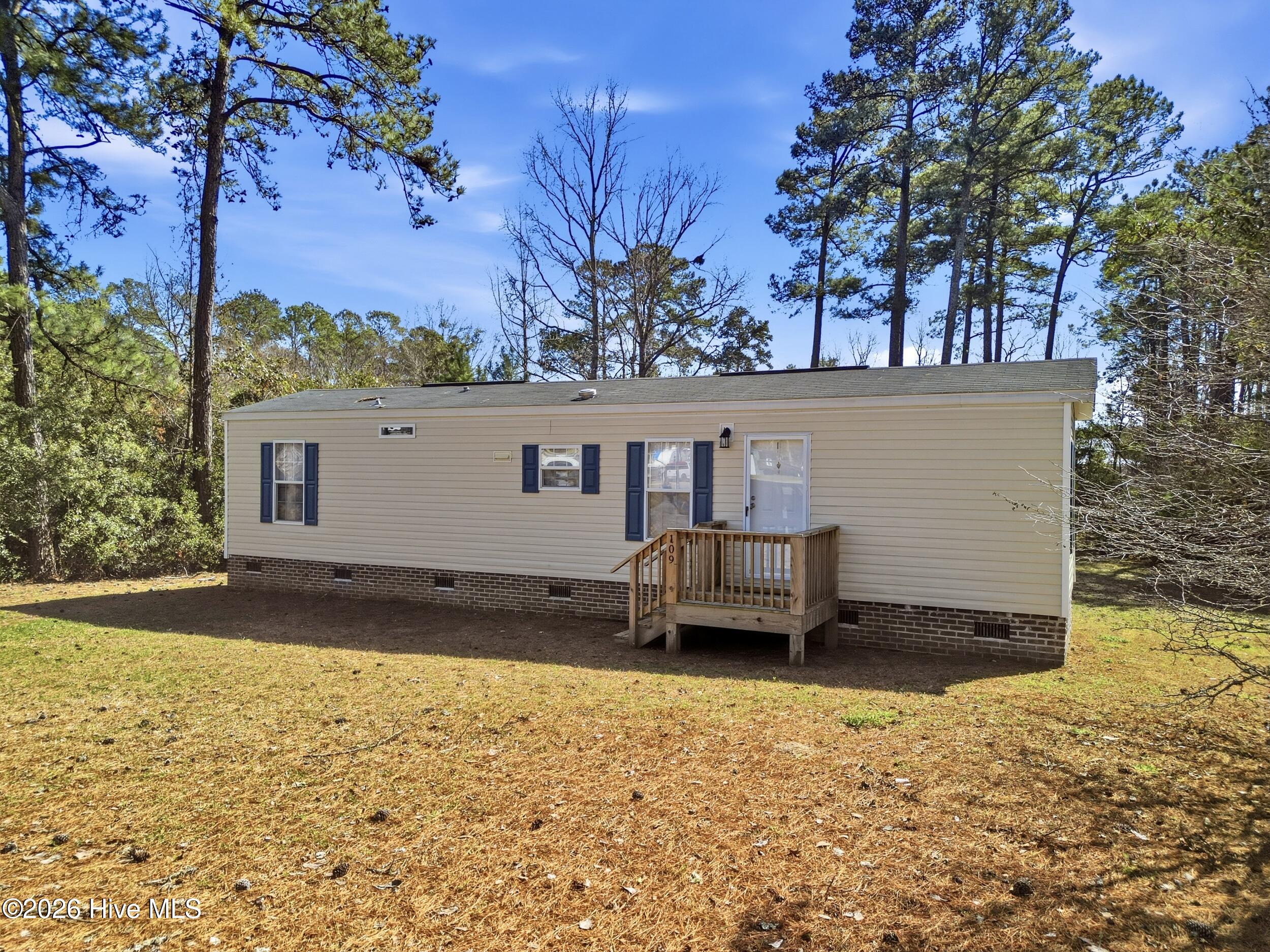 109 Quail Point Drive Hubert, NC 28539 - Photo 1 of 29 1_front right