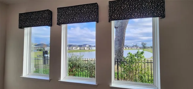 $2,500 | 201 Water Grass Trail, Clute, TX 77531