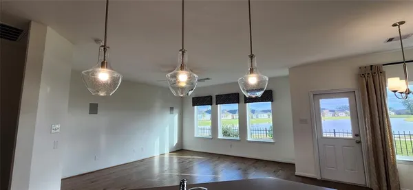 $2,550 | 201 Water Grass Trail, Clute, TX 77531