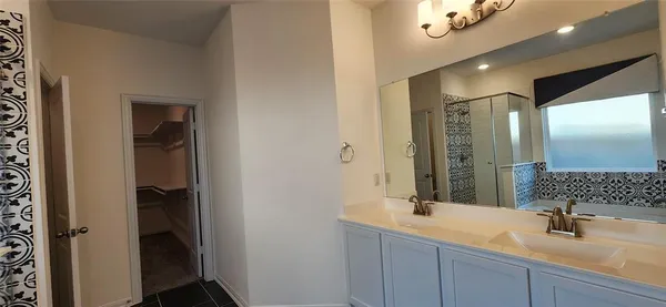 $2,550 | 201 Water Grass Trail, Clute, TX 77531