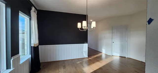 $2,500 | 201 Water Grass Trail, Clute, TX 77531