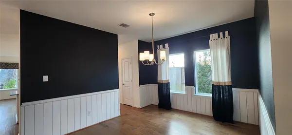 $2,550 | 201 Water Grass Trail, Clute, TX 77531