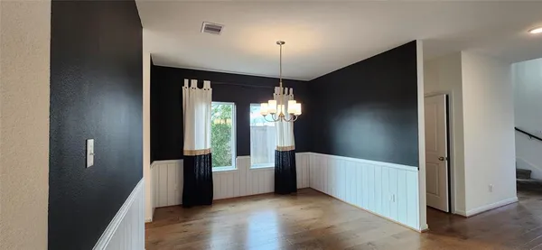 $2,550 | 201 Water Grass Trail, Clute, TX 77531