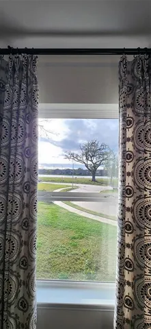 $2,500 | 201 Water Grass Trail, Clute, TX 77531