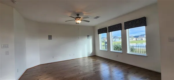 $2,550 | 201 Water Grass Trail, Clute, TX 77531