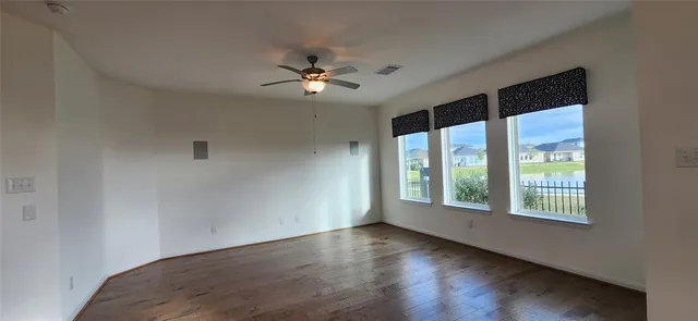 $2,500 | 201 Water Grass Trail, Clute, TX 77531