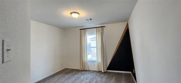 $2,550 | 201 Water Grass Trail, Clute, TX 77531