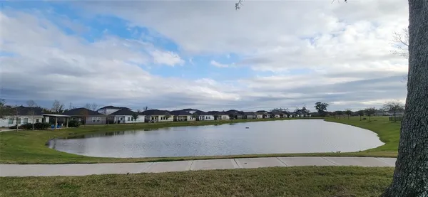 $2,550 | 201 Water Grass Trail, Clute, TX 77531
