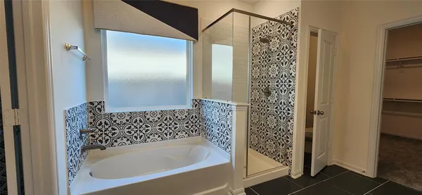 $2,550 | 201 Water Grass Trail, Clute, TX 77531