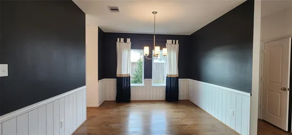 $2,550 | 201 Water Grass Trail, Clute, TX 77531