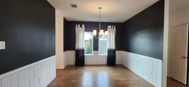 $2,500 | 201 Water Grass Trail, Clute, TX 77531