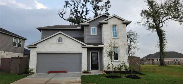 $2,500 | 201 Water Grass Trail, Clute, TX 77531