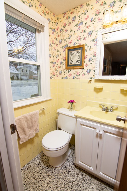 79 Robinson Road West Springfield, MA 01089 - Photo 15 of 26 Gallery Image 15