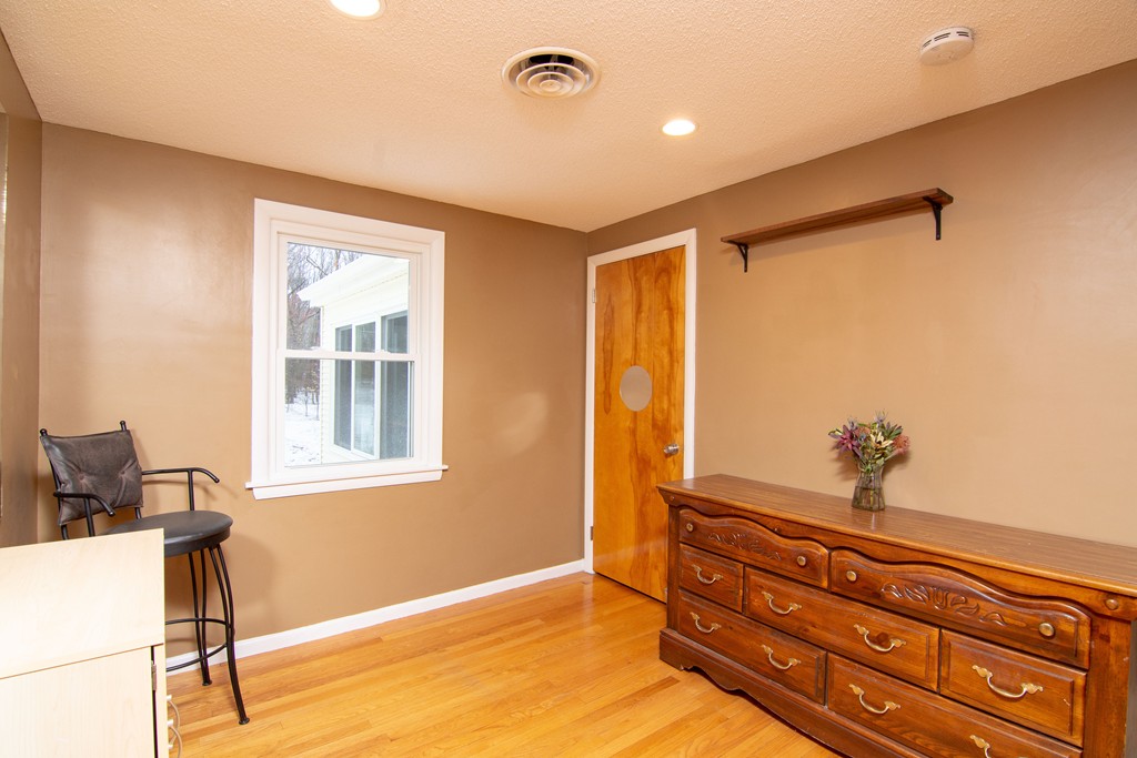 79 Robinson Road West Springfield, MA 01089 - Photo 16 of 26 Gallery Image 16