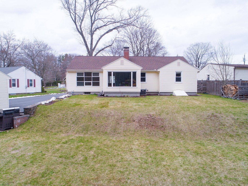 79 Robinson Road West Springfield, MA 01089 - Photo 6 of 26 Gallery Image 6