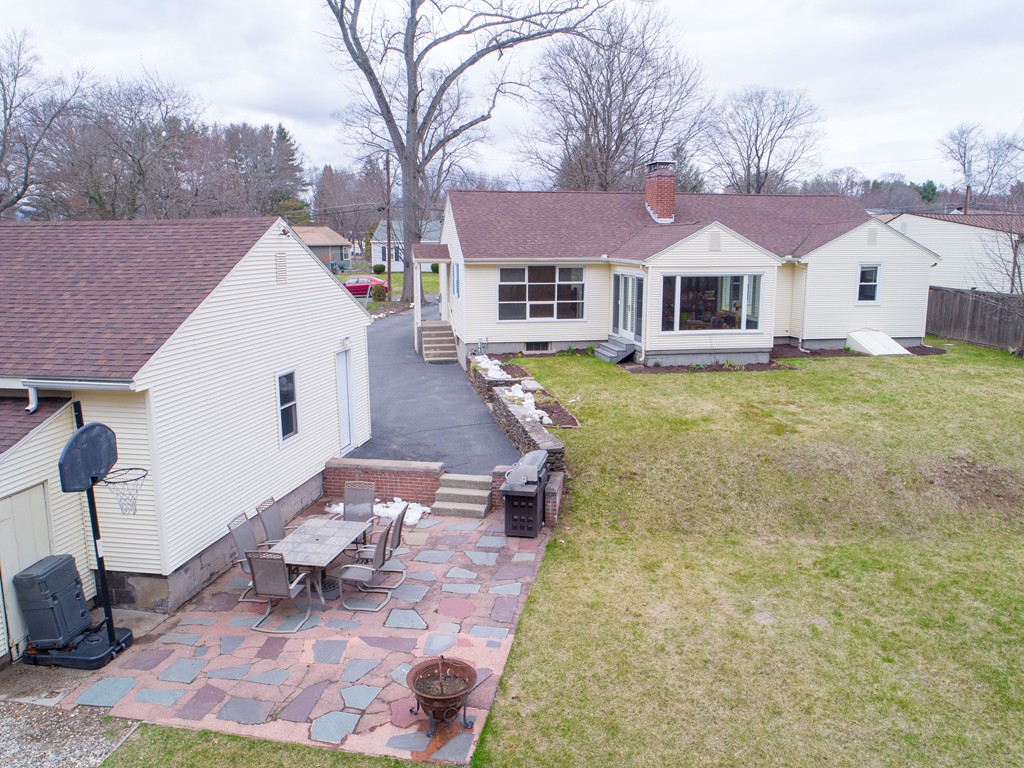 79 Robinson Road West Springfield, MA 01089 - Photo 7 of 26 Gallery Image 7