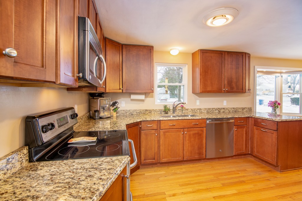 79 Robinson Road West Springfield, MA 01089 - Photo 8 of 26 Gallery Image 8