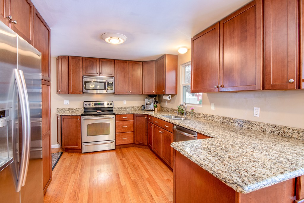 79 Robinson Road West Springfield, MA 01089 - Photo 9 of 26 Gallery Image 9