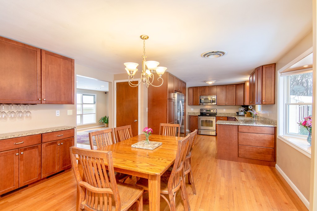 79 Robinson Road West Springfield, MA 01089 - Photo 10 of 26 Gallery Image 10