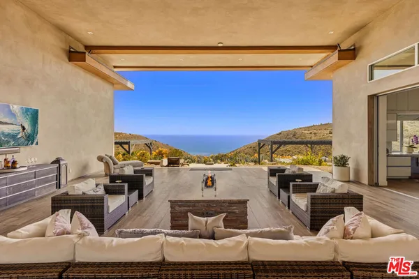 $4,749,000 | 10715 Yerba Buena Road, Malibu, CA 90265