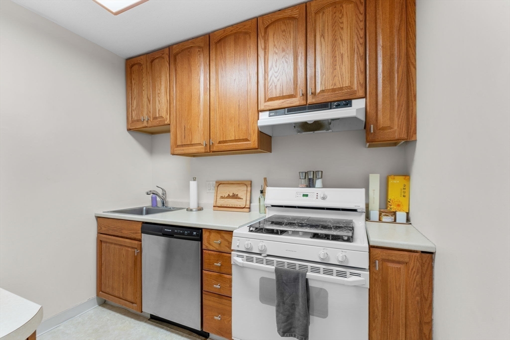 85 East India Row, Unit 25A Boston, MA 02110 - Photo 9 of 25