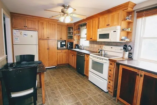 $3,000 | 17 Janet Circle, Shrewsbury, MA 01545