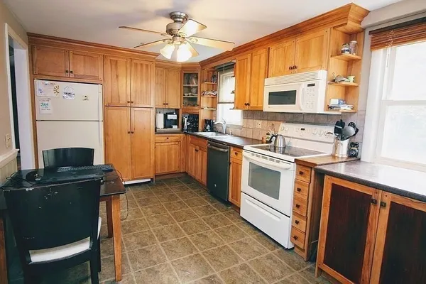 $3,000 | 17 Janet Circle, Shrewsbury, MA 01545