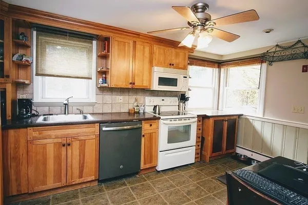 $3,000 | 17 Janet Circle, Shrewsbury, MA 01545