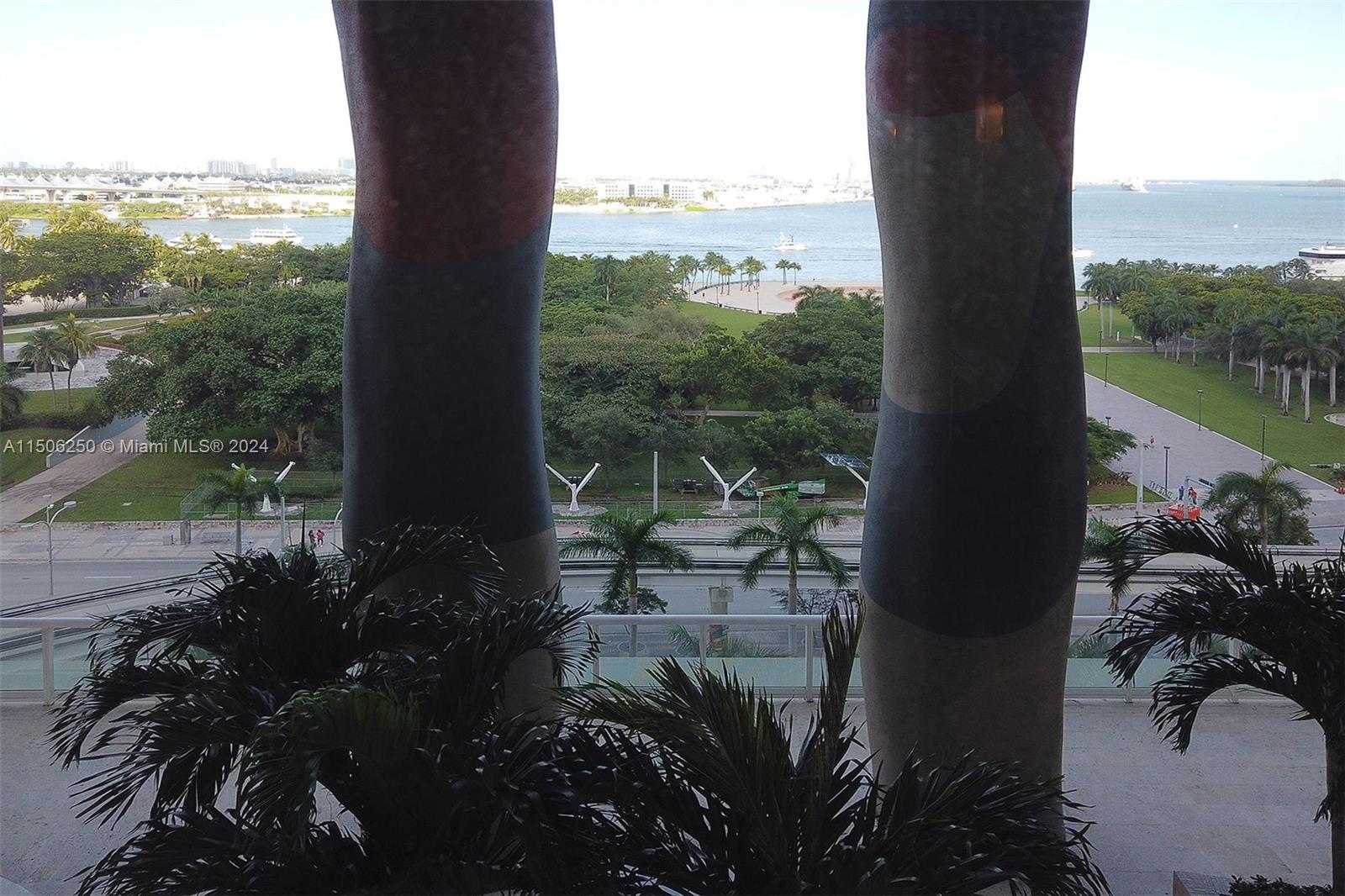 50 Biscayne Boulevard, Unit 3102 Miami, FL 33132 - Photo 39 of 43 a view of a garden from a balcony