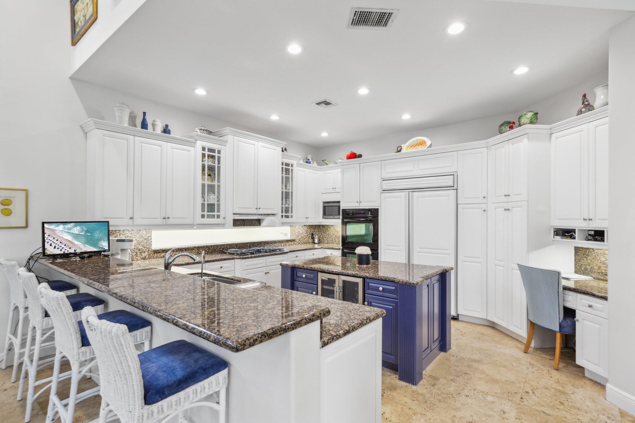 1018 Grand Court Highland Beach, FL 33487 - Photo 16 of 70 1018 Grand Court - 31.jpg-SMALL