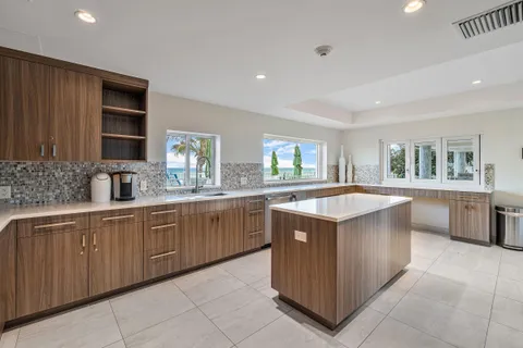 $3,250,000 | 1018 Grand Court, Highland Beach, FL 33487