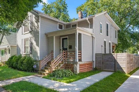 $1,050,000 | 1504 Ashland Avenue, Evanston, IL 60201
