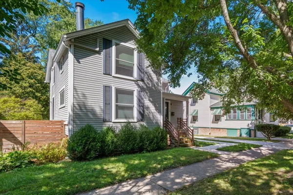 $1,050,000 | 1504 Ashland Avenue, Evanston, IL 60201