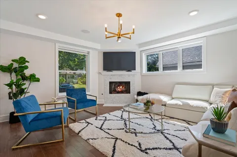 $1,050,000 | 1504 Ashland Avenue, Evanston, IL 60201