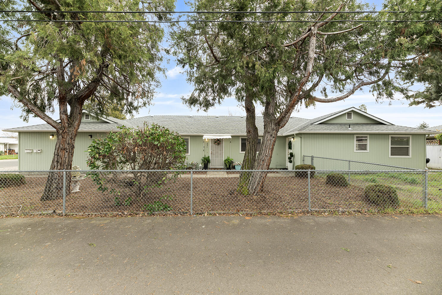 331 North 8th Street Central Point, OR 97502 - Photo 1 of 27 DSC_4645 copy