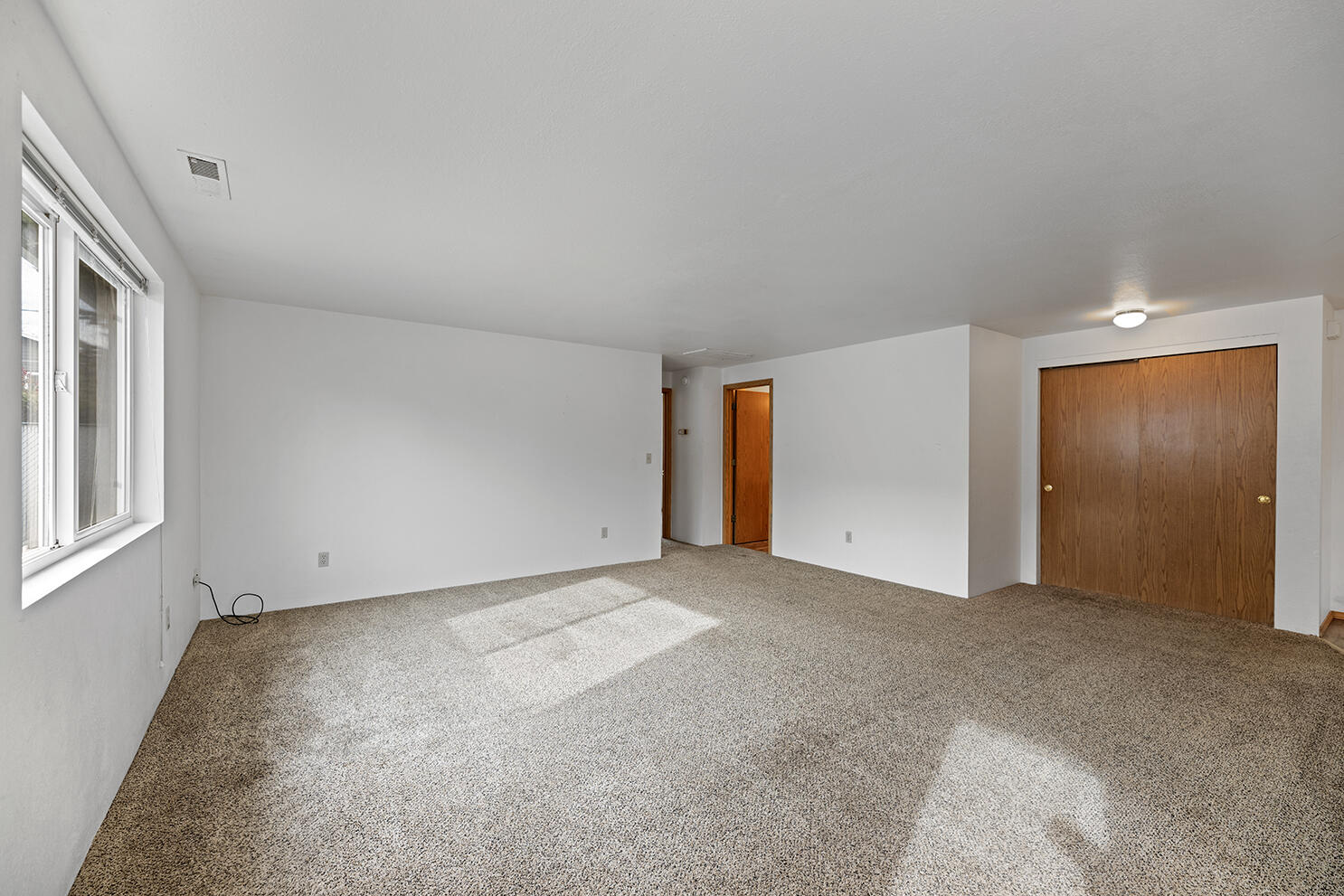 331 North 8th Street Central Point, OR 97502 - Photo 7 of 27 7
