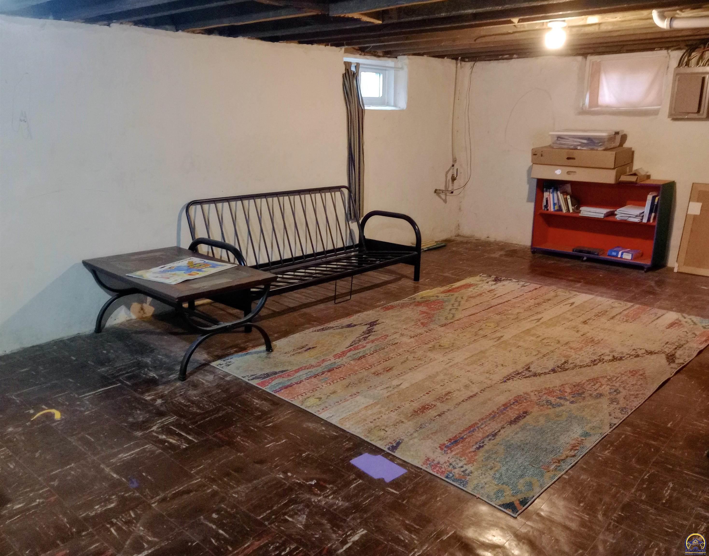 220 Northeast Lyman Road Topeka, KS 66608 - Photo 11 of 14