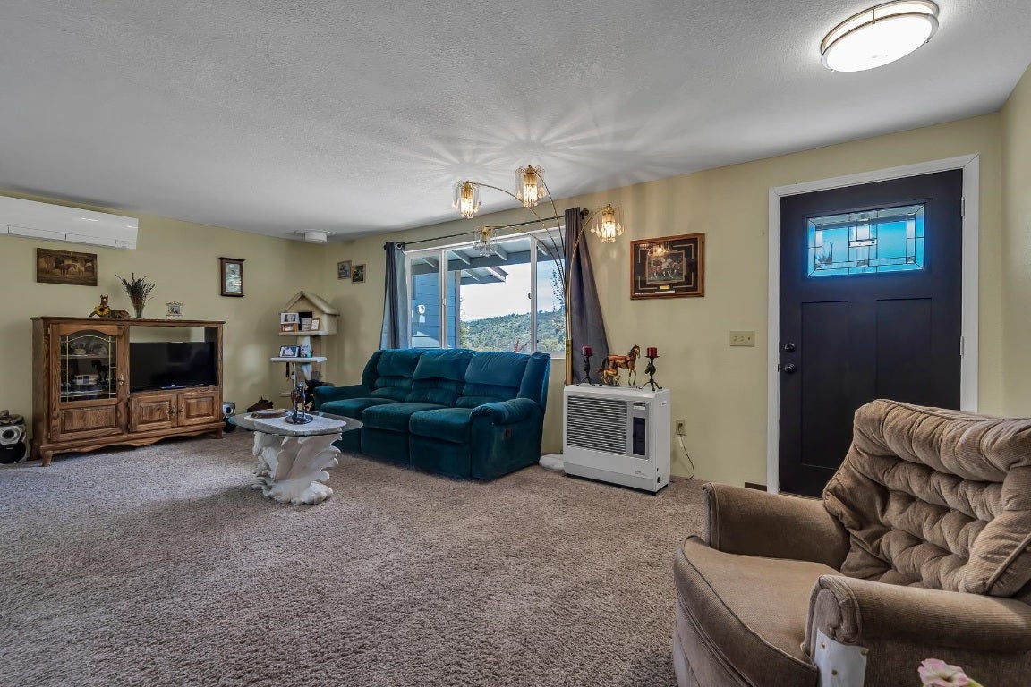 9121 Guys Gulch Road Yreka, CA 96097 - Photo 6 of 28 Gallery Image 6