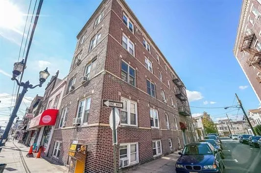 $500,000 | 103 Westover Place, Unit 8, West New York, NJ 07093