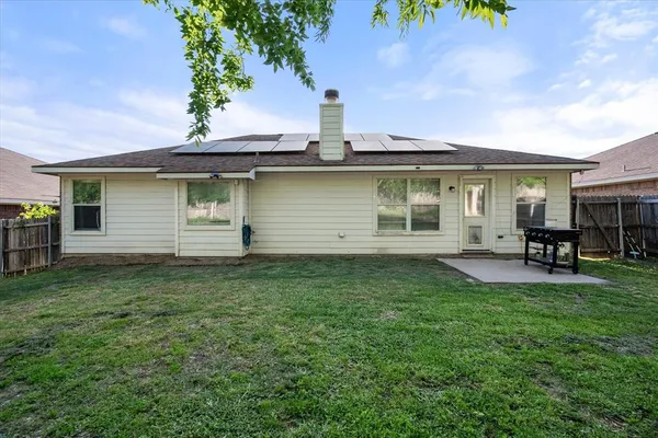 $299,999 | 713 Green Acres Lane, Midlothian, TX 76065