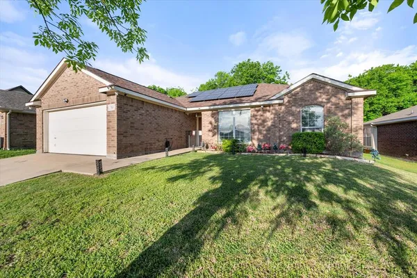 $299,999 | 713 Green Acres Lane, Midlothian, TX 76065