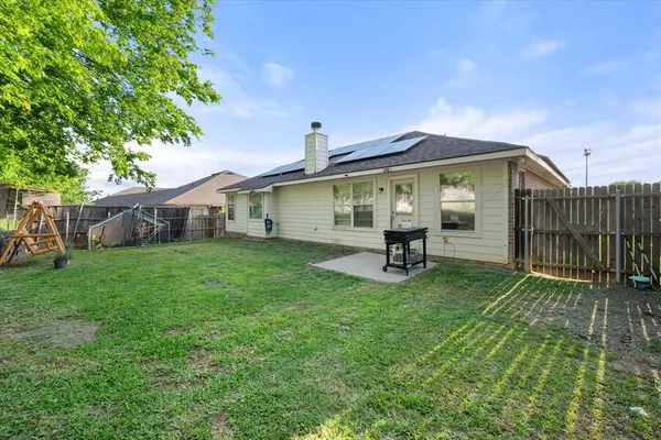 $299,999 | 713 Green Acres Lane, Midlothian, TX 76065