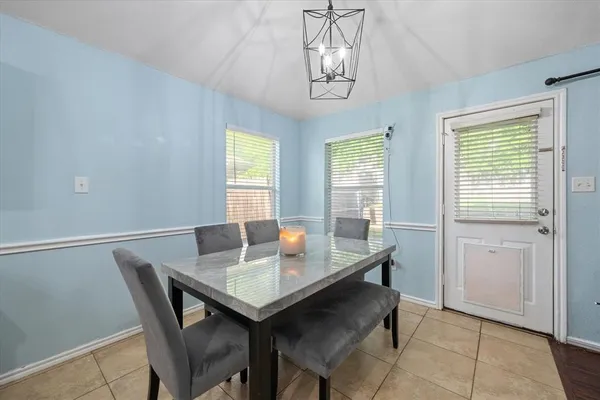 $299,999 | 713 Green Acres Lane, Midlothian, TX 76065