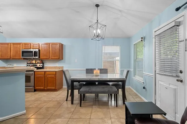 $299,999 | 713 Green Acres Lane, Midlothian, TX 76065